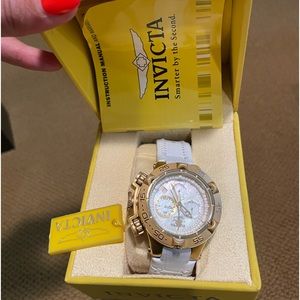 Gorgeous rare white and gold watch. Invicta NWT